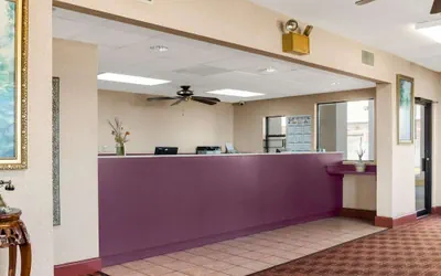 Photo 3 - Econo Lodge Greenville