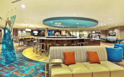 Photo 4 - Courtyard by Marriott Gulfport Beachfront