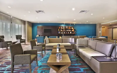 Photo 2 - Courtyard by Marriott Gulfport Beachfront