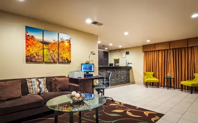 Photo 4 - Best Western Heritage Inn