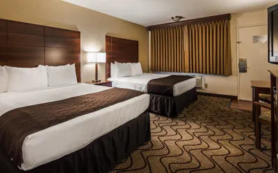 Photo 2 - Best Western Heritage Inn
