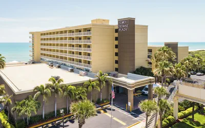 Photo 2 - Crowne Plaza Melbourne - Oceanfront by IHG