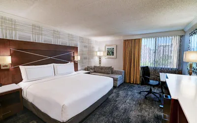 Photo 4 - DoubleTree by Hilton Madison Downtown