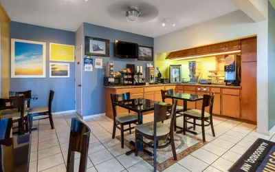 Photo 3 - Days Inn by Wyndham Alamogordo/White Sands