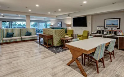 Photo 3 - Hampton Inn Cardiff Beach Encinitas, CA Near Del Mar