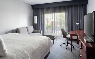 Photo 3 - Courtyard by Marriott West Palm Beach