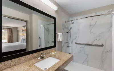 Photo 2 - Days Inn by Wyndham Childersburg/Sylacauga