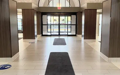 Photo 3 - Embassy Suites by Hilton Chicago Schaumburg Woodfield
