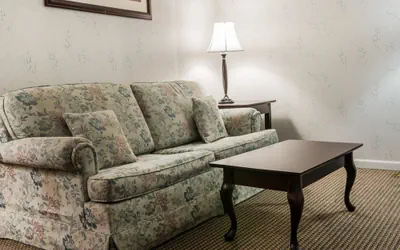 Photo 5 - Econo Lodge & Suites Grand Rapids Airport
