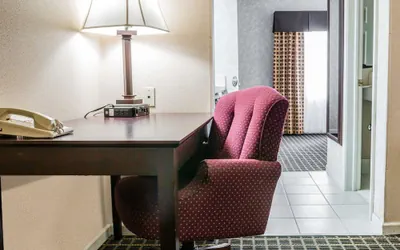 Photo 3 - Econo Lodge & Suites Grand Rapids Airport