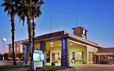 Photo 2 - Holiday Inn Express Hotel & Suites Corning by IHG