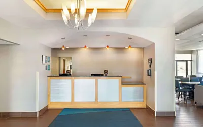 Photo 5 - Best Western Hartford Hotel & Suites