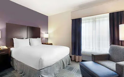 Photo 2 - Best Western Hartford Hotel & Suites