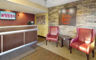 Photo 4 - Red Roof Inn Detroit - Roseville/ St Clair Shores