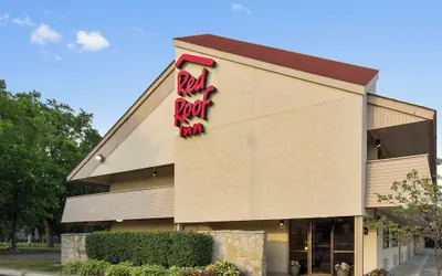 Photo 2 - Red Roof Inn Detroit - Roseville/ St Clair Shores