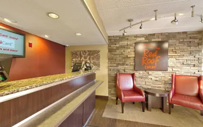 Photo 3 - Red Roof Inn Detroit - Roseville/ St Clair Shores