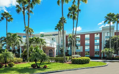 Photo 2 - Holiday Inn Express Miami Airport Doral Area by IHG