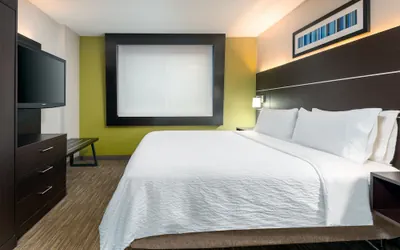 Photo 4 - Holiday Inn Express Miami Airport Doral Area by IHG