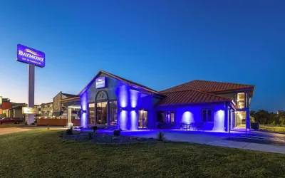 Photo 2 - Baymont by Wyndham Branson Thousand Hills