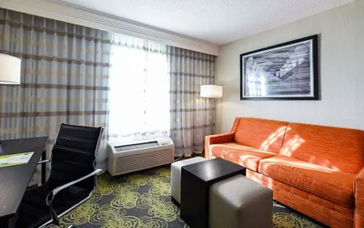 Photo 2 - Holiday Inn Charlottesville-Univ Area by IHG