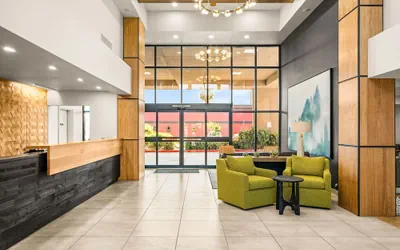 Photo 2 - Oxford Suites Redding