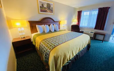 Photo 4 - Harrisonville Inn & Suites