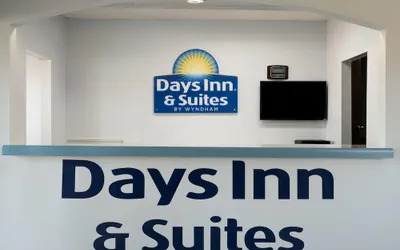 Photo 5 - Days Inn & Suites by Wyndham Byram