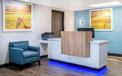 Photo 4 - Days Inn by Wyndham Sioux Falls Airport