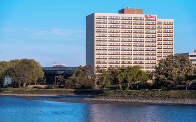 Photo 2 - Hilton San Francisco Airport Bayfront