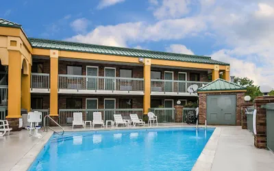 Photo 2 - Quality Inn Franklin South
