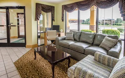 Photo 3 - Quality Inn Franklin South