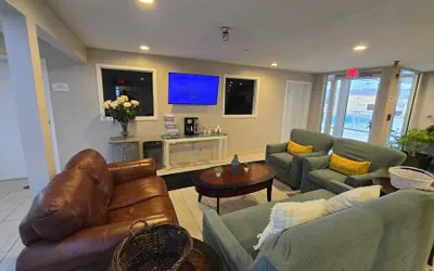 Photo 3 - Copley Inn & Suites By OYO Akron OH