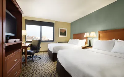 Photo 5 - Holiday Inn & Suites Duluth Downtown by IHG