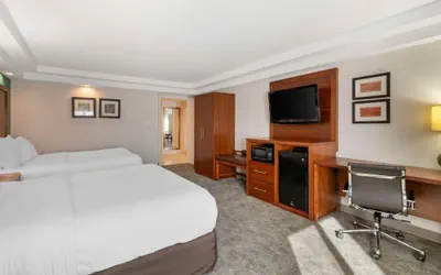 Photo 5 - Comfort Inn Manchester Airport
