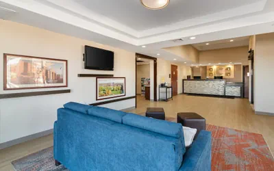 Photo 3 - Comfort Inn Manchester Airport
