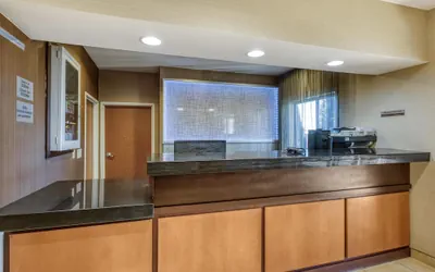 Photo 4 - SureStay by Best Western Mount Pleasant Racine