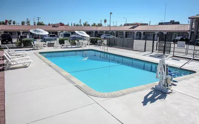 Photo 2 - Red Roof Inn Blythe
