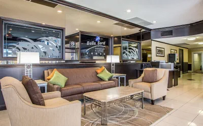 Photo 3 - Quality Inn O'Hare Airport