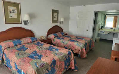 Photo 3 - Blue Ribbon Inn and Suites