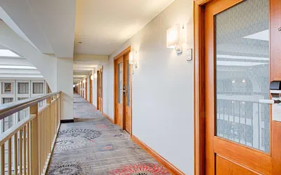 Photo 2 - Embassy Suites by Hilton Chicago O'Hare Rosemont