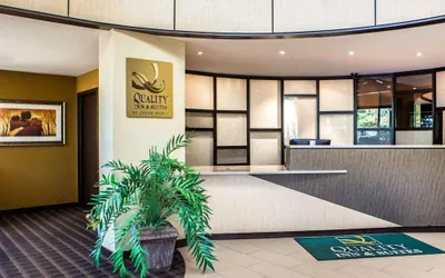 Photo 4 - Quality Inn & Suites Peoria North