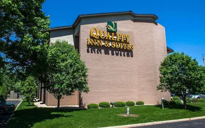 Photo 2 - Quality Inn & Suites Peoria North