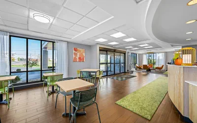 Photo 4 - Spark by Hilton Cleveland Beachwood