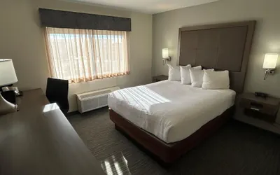 Photo 3 - Best Western Plus Paper Valley Hotel