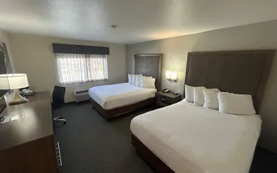 Photo 4 - Best Western Plus Paper Valley Hotel