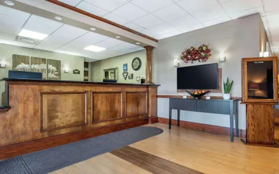 Photo 4 - Best Western Plus Bridgeport Inn