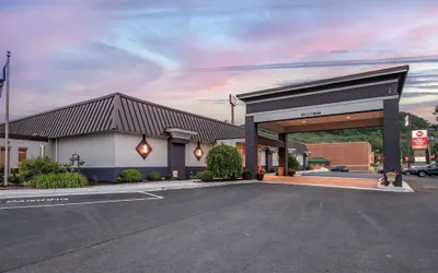 Photo 2 - Best Western Plus Bridgeport Inn