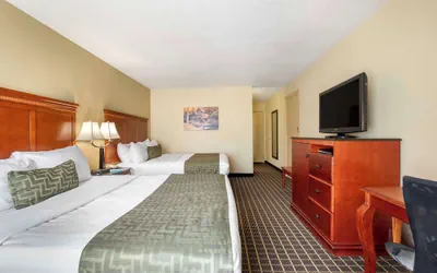 Photo 2 - Best Western Plus Bridgeport Inn