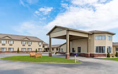 Photo 2 - Days Inn by Wyndham Alpena