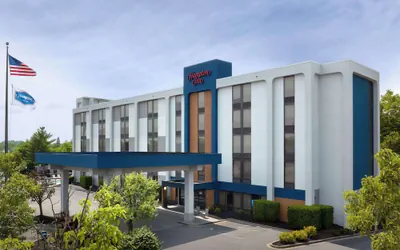 Photo 2 - Hampton Inn Beckley